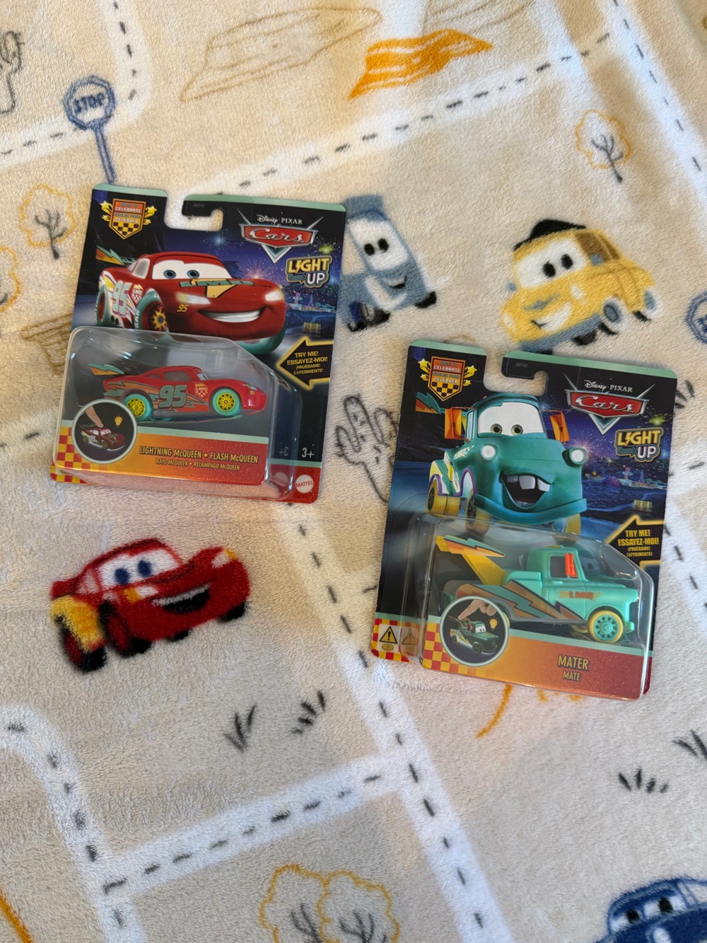 Mattel Disney Pixar Cars JMT42 Light-Up Vehicles - Lighting McQueen and Mater